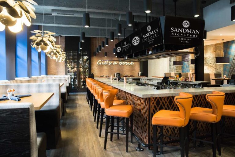 Sandman Signature Aberdeen Hotel bar 768x512